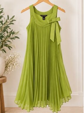 Signature Lime Green Pleated Bow-Accent Formal Dress